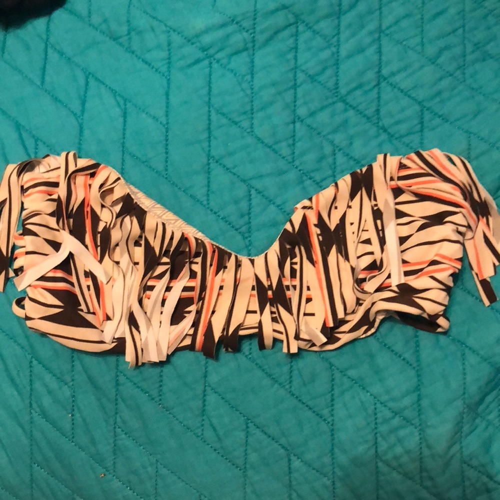 Acacia strapless bikini top